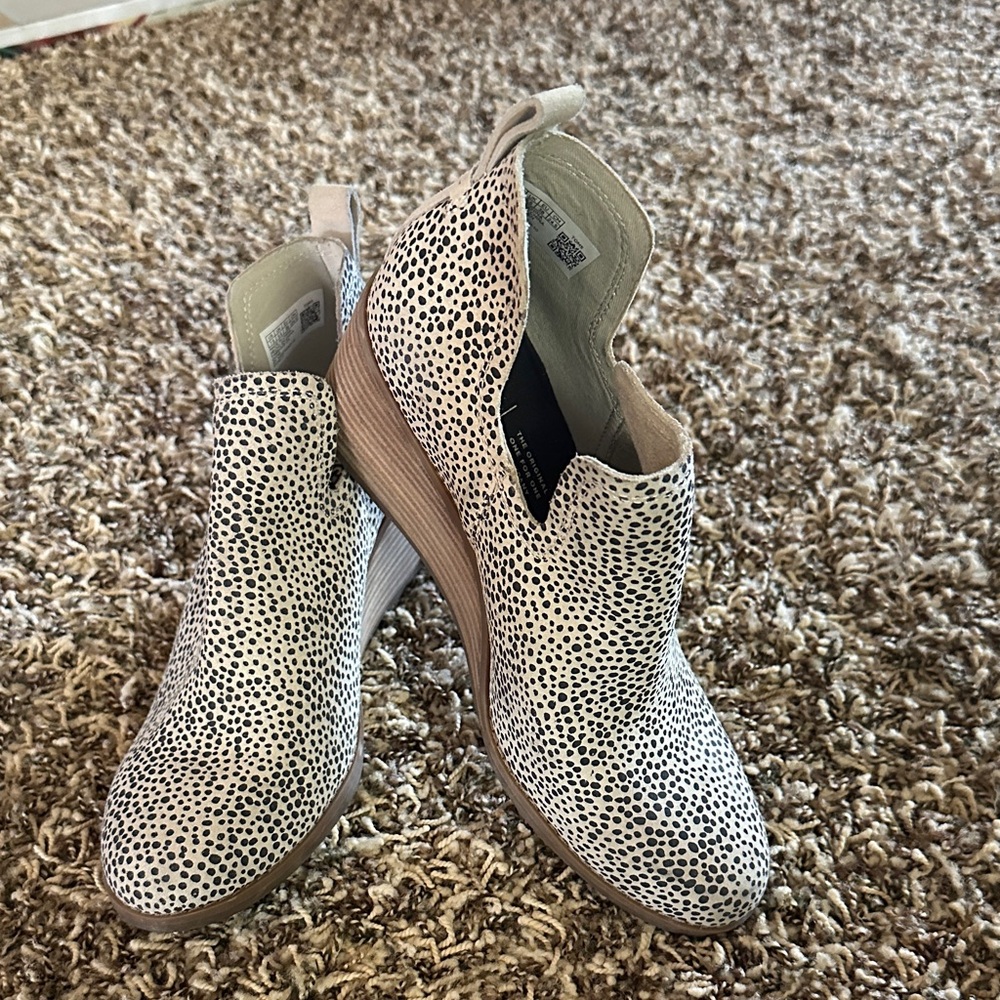 Toms Women's Ankle Booties - Black and Cream
